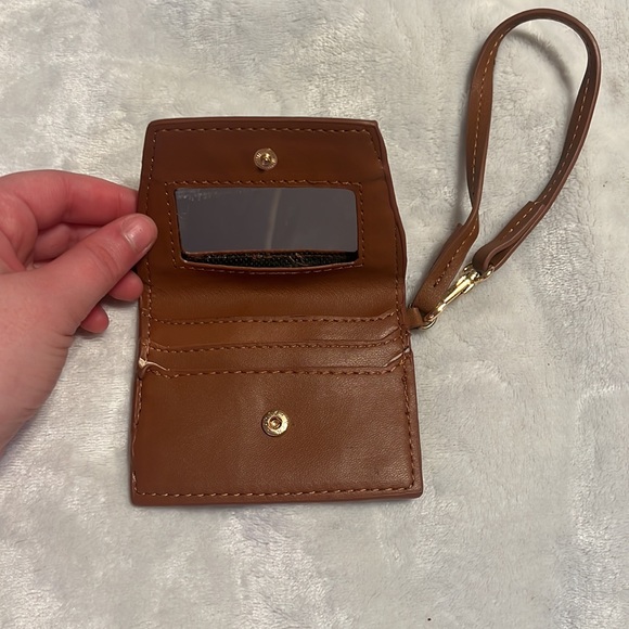 Small Brown Steve Madden Wallet Card Holder w/ Gold Accents & Wristlet Strap - Picture 4 of 4